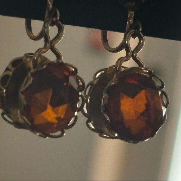Vintage gold tone amber stone screw on earrings (no piercing required)